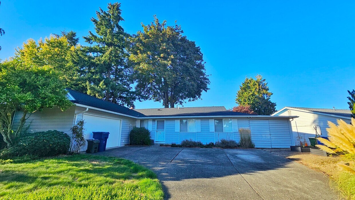 Charming 4 Bed 2 Bath Rambler with Office/Den in Benson Hilll, Renton WA. - Charming 4 Bed 2 Bath Rambler with Office/Den in Benson Hilll, Renton WA.