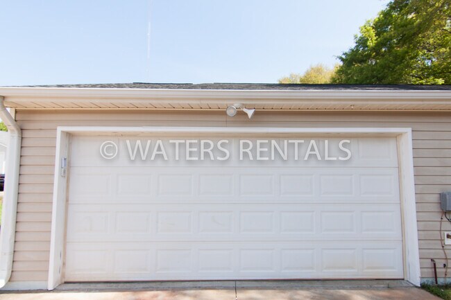 Garaje para 1,5 coches - 156 Soren Ln