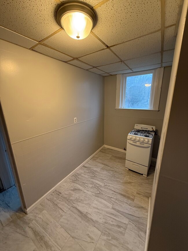 Building Photo - 11 Broadhead Ave
