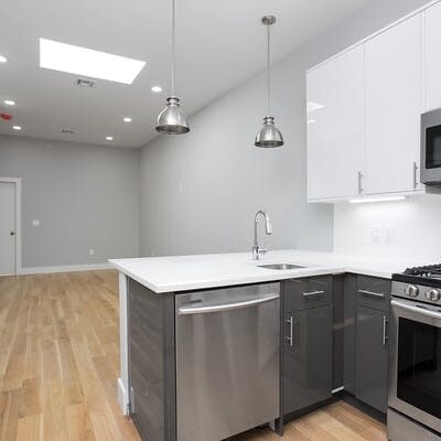 Building Photo - 29 W 8th St