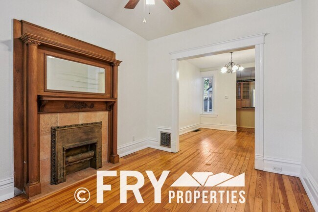 Building Photo - Classic Home in City Park West