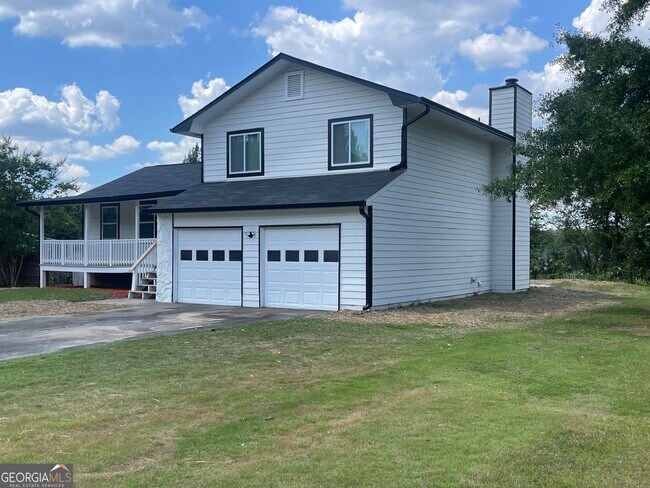 Building Photo - 235 Deerfield Dr