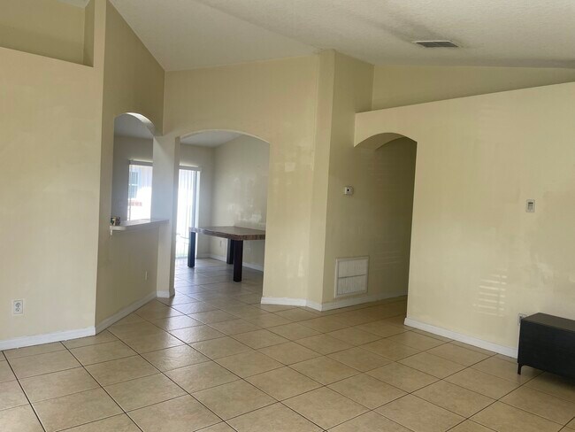 Foto del edificio - 12448 Sophiamarie Loop