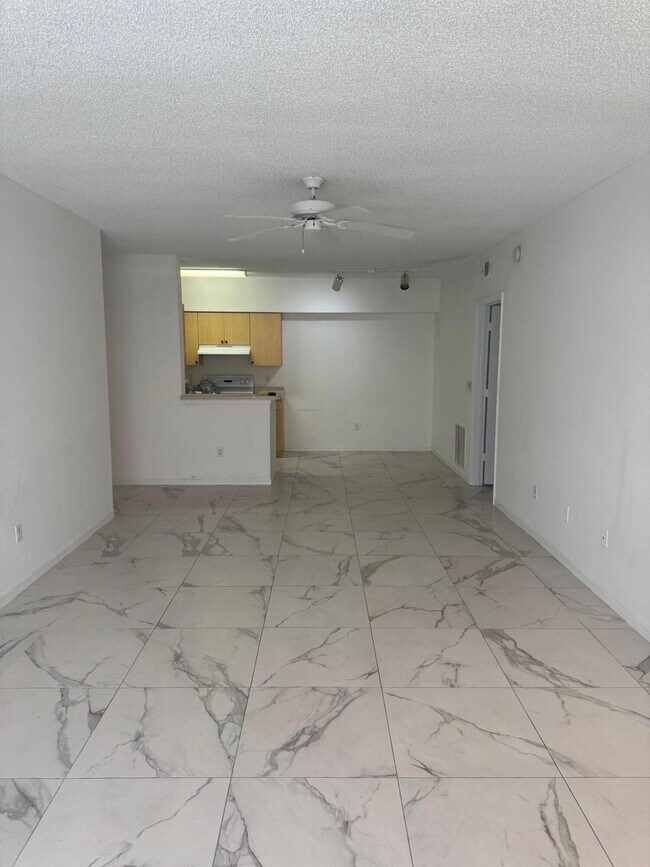 Foto del edificio - 10330 Fox Trail Rd S