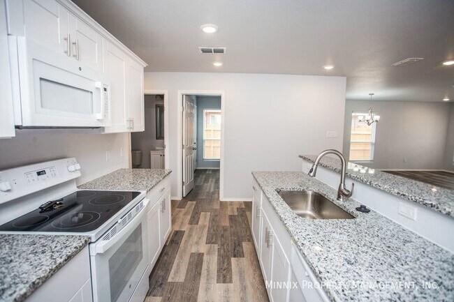 Building Photo - 5607 Kemper St