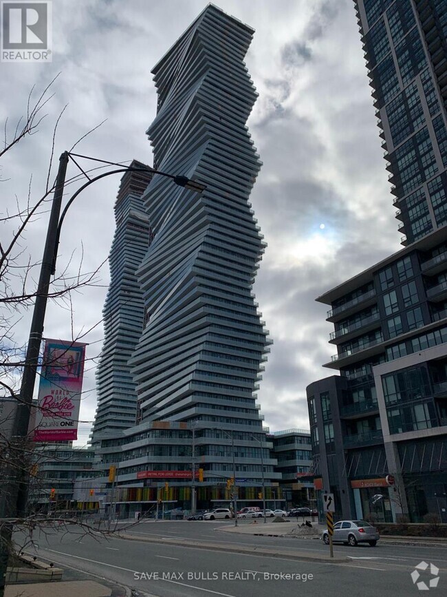 Building Photo - 3900-3900 Confederation Pkwy
