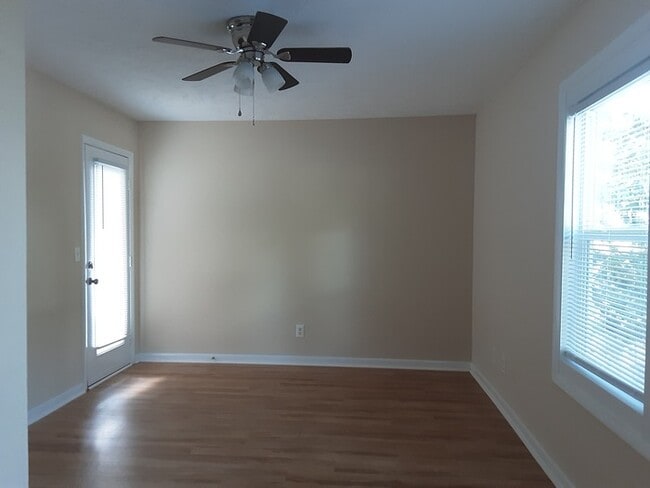 Building Photo - 6792 Willowbrook Dr