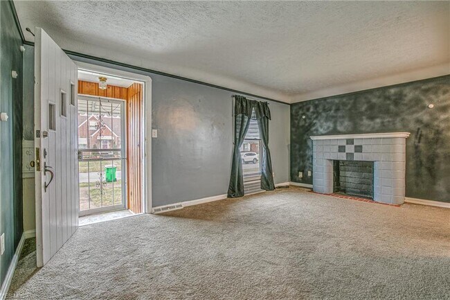 Building Photo - 22761 Ivan Ave