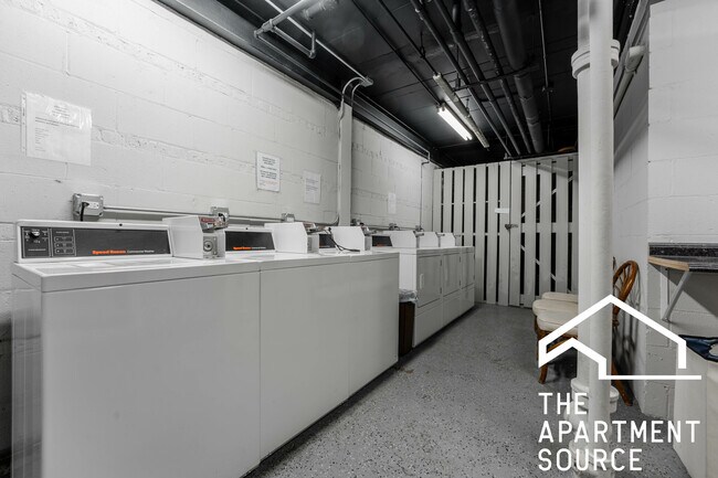 Foto del edificio - 6821 N Sheridan Rd