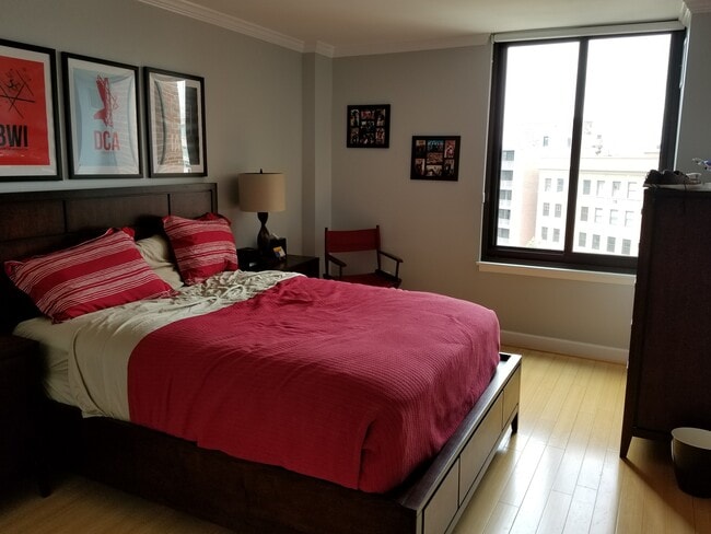 Large Bedroom - 1301 20th St NW