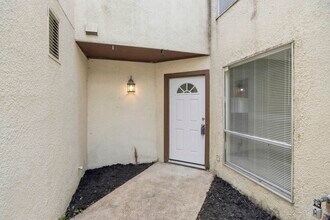 Building Photo - 20315 Sunny Shores Dr