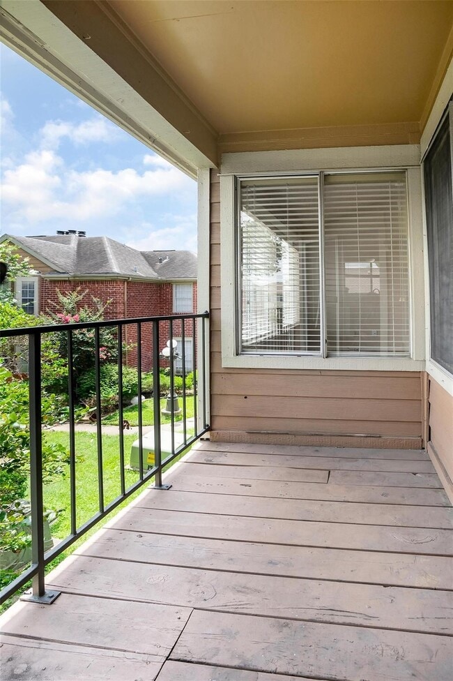 Building Photo - 12400 Overbrook Ln