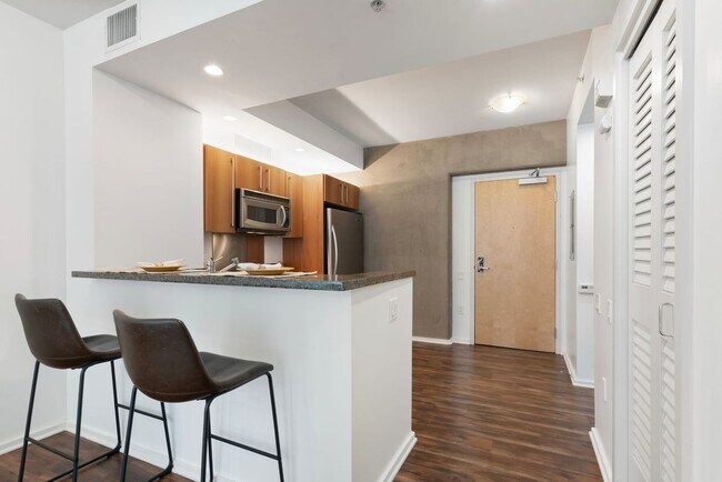 Foto del edificio - 350 11th Ave