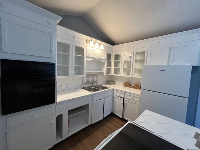 Foto del edificio - Cute, vintage 3 Bedroom, 1.5 Bathroom home...