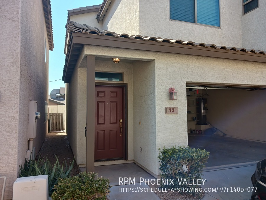 Foto principal - Charming Phoenix 3 Bed / 2.5 Bath Townhome...