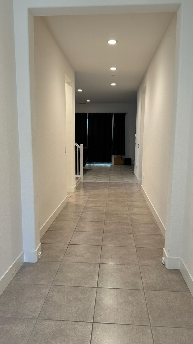 Entry Way - 2310 Mirth St