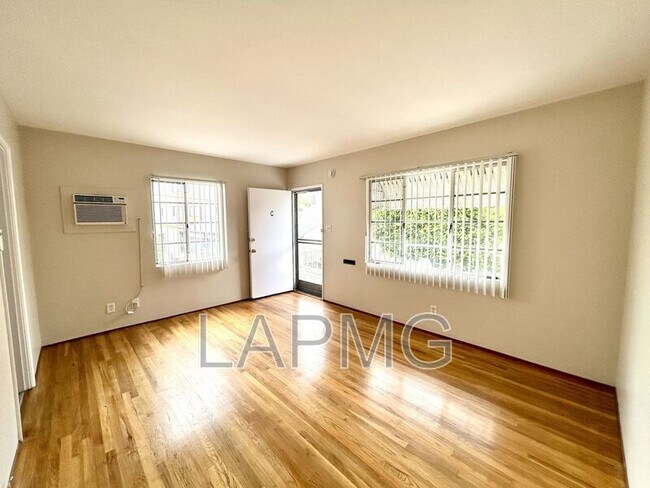 Foto del edificio - 626 E Harvard Rd