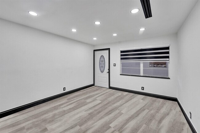 Foto del edificio - 5310 NW 16th St