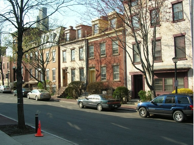 Building Photo - Historic Pastures Mansions