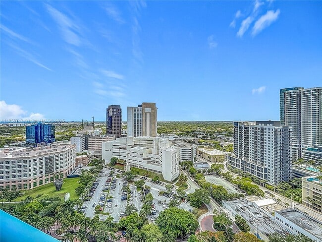 Building Photo - 333 Las Olas Way