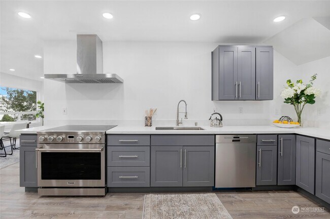 Building Photo - 937 N 84th St