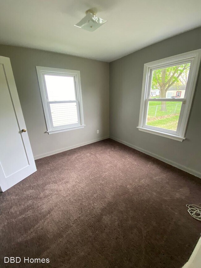 Building Photo - 3 br, 1 bath House - 4030 South Park Dr