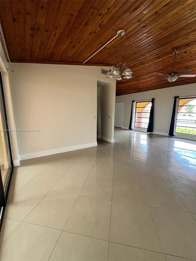 Building Photo - 11552 NW 34th Pl