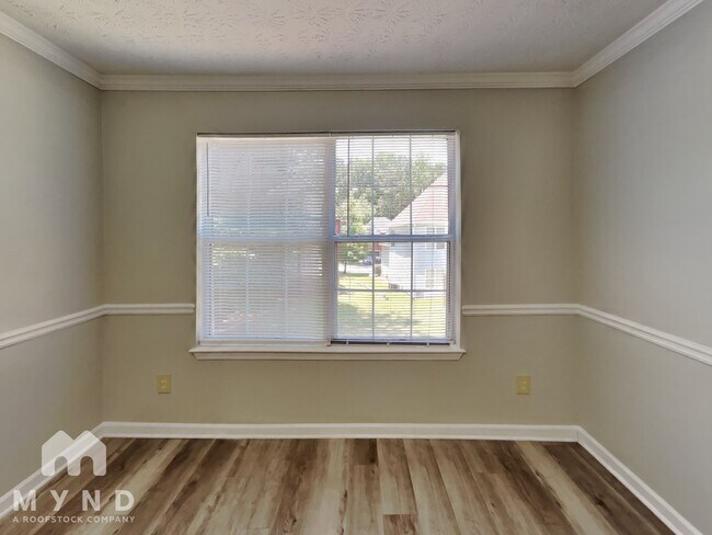 Building Photo - 605 Kings Pl