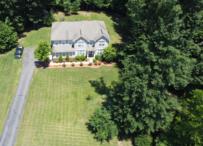 Building Photo - 10030 Willow Ridge Way