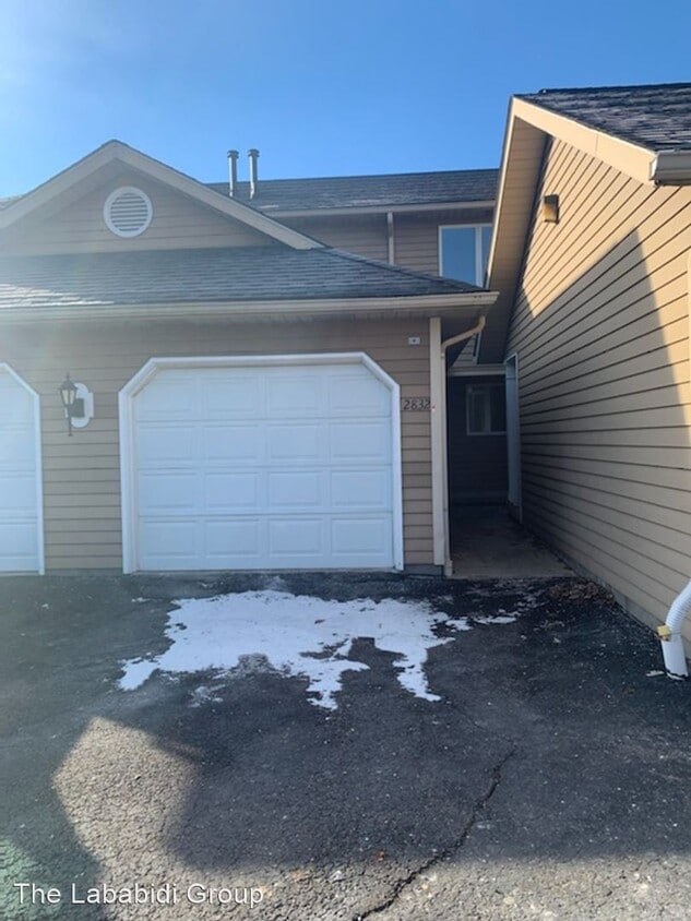 2 br, 2.5 bath House 2832 Sand Run Parkway House Rental in Fairlawn, OH