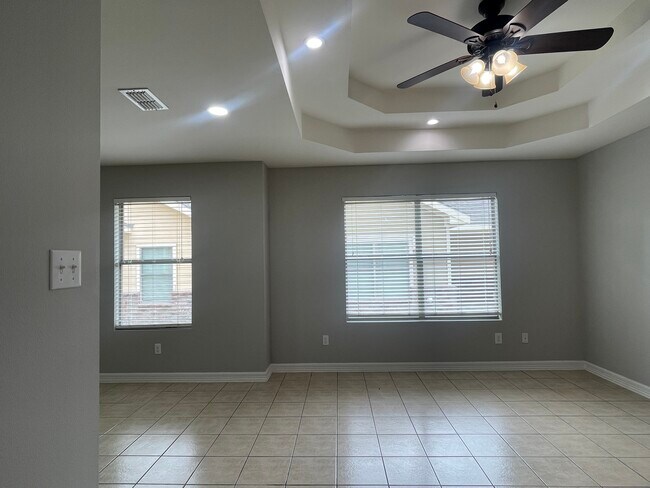 Foto del edificio - 502 E 2nd St