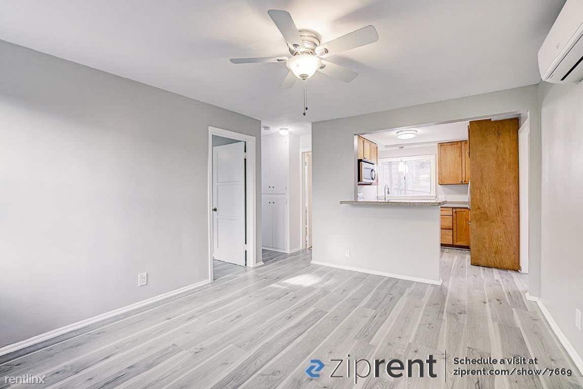 2 br, 1 bath Duplex 839 N Bunker Hill Av... Townhome Rentals in Los