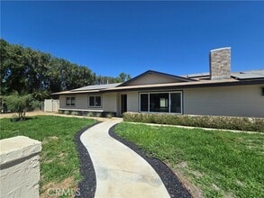 Building Photo - 1531 Elm Dr