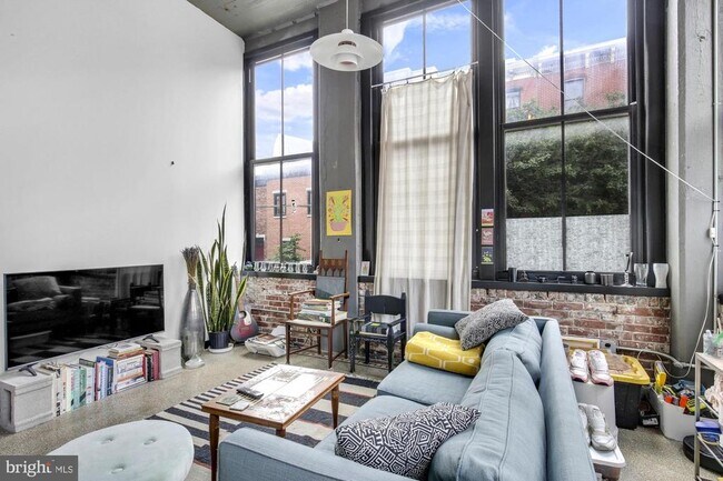 Foto del edificio - 1701 Tulip St