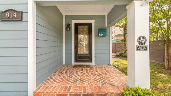 Foto del edificio - 814 E 23rd St