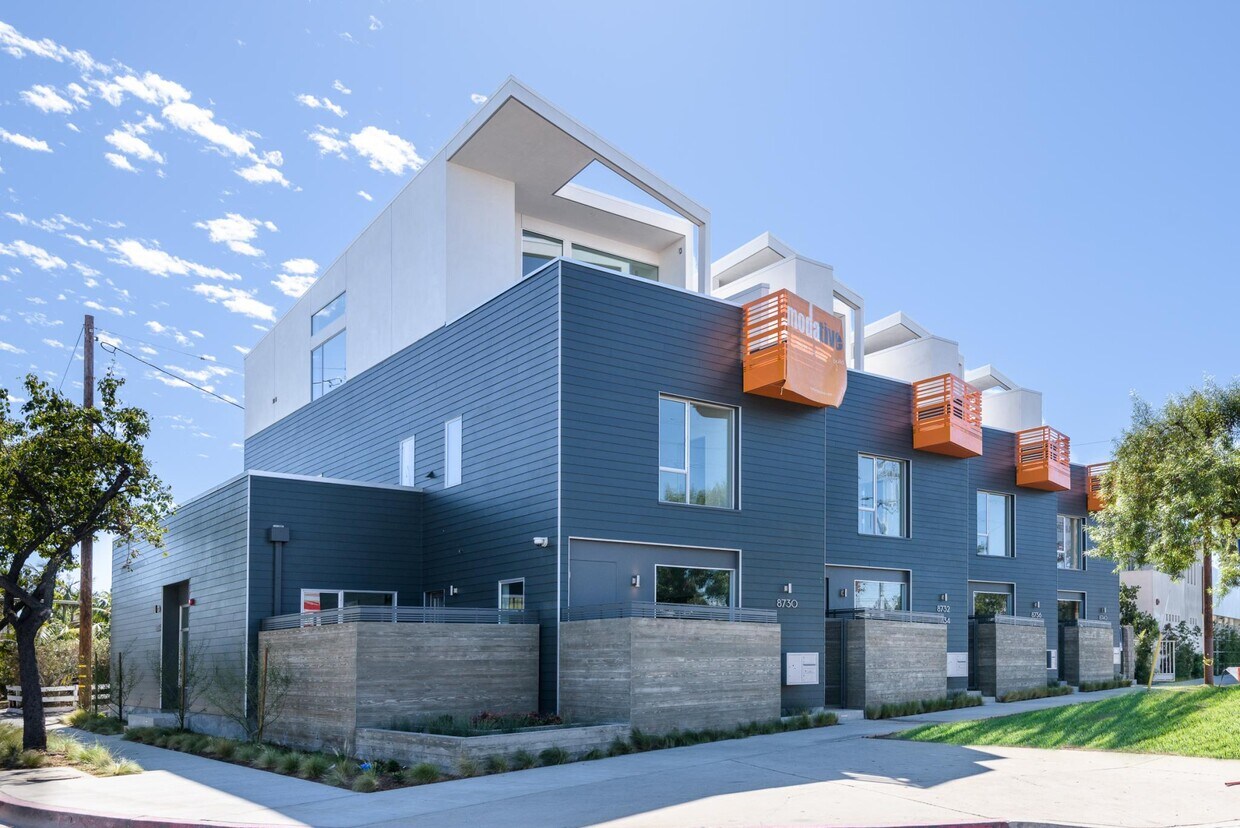 Foto principal - 8732 Venice Blvd
