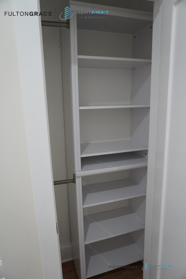 Foto del edificio - 4636-38 N. Hamilton