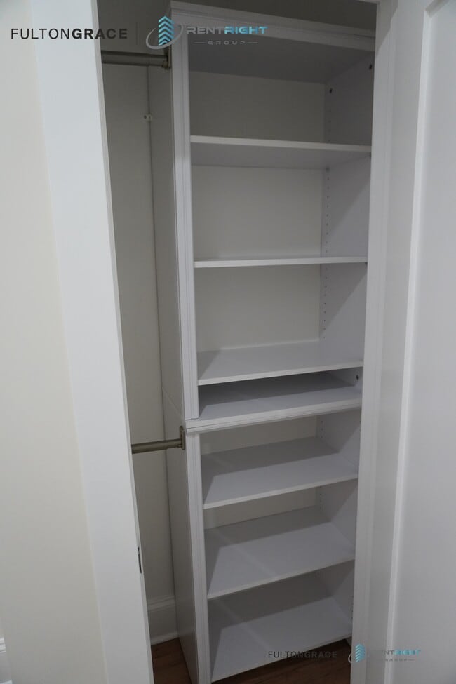 Building Photo - 4636-38 N. Hamilton