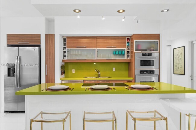 Building Photo - 4779 Collins Ave