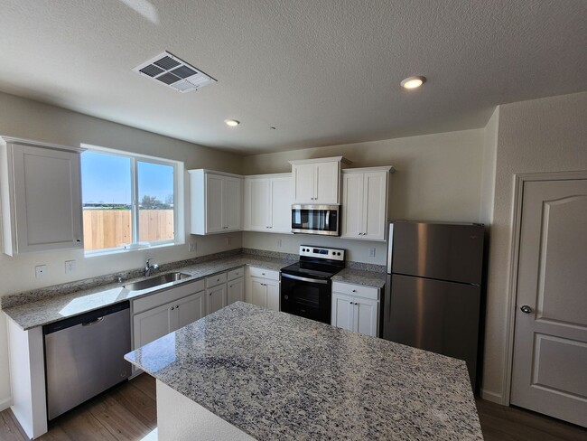 Building Photo - Brand New Beautiful 2 Story Home for Rent