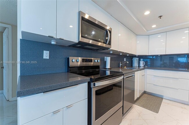 Foto del edificio - 20225 NE 34th Ct