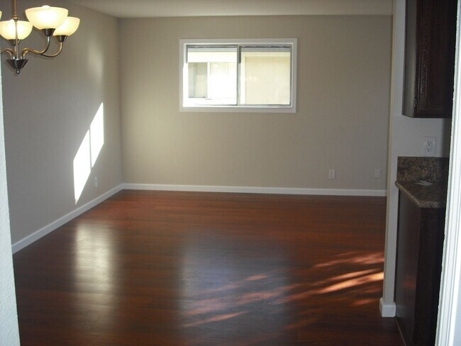 Foto del edificio - 2631 Anchor Ave