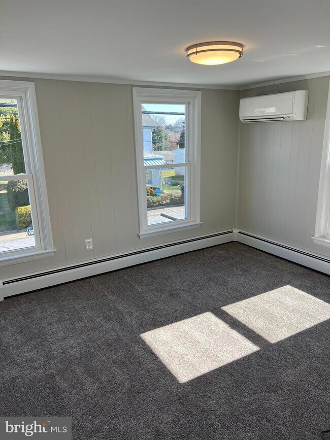 36 Hockersville Rd Unit APARTMENT B, Hershey, PA 17033 Room for Rent