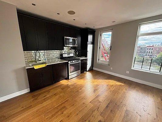 Foto del edificio - 3 bedroom in Bronx NY 10454