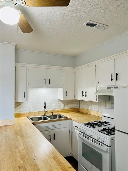 Building Photo - 969 W Holly Street Unit 8