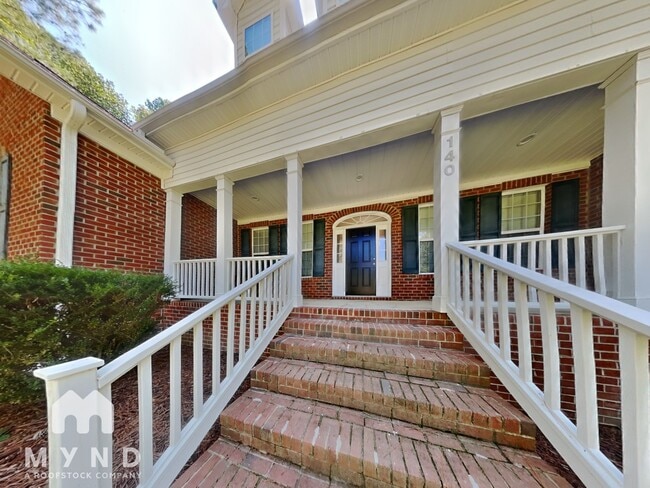 Building Photo - 140 Sylvan Way
