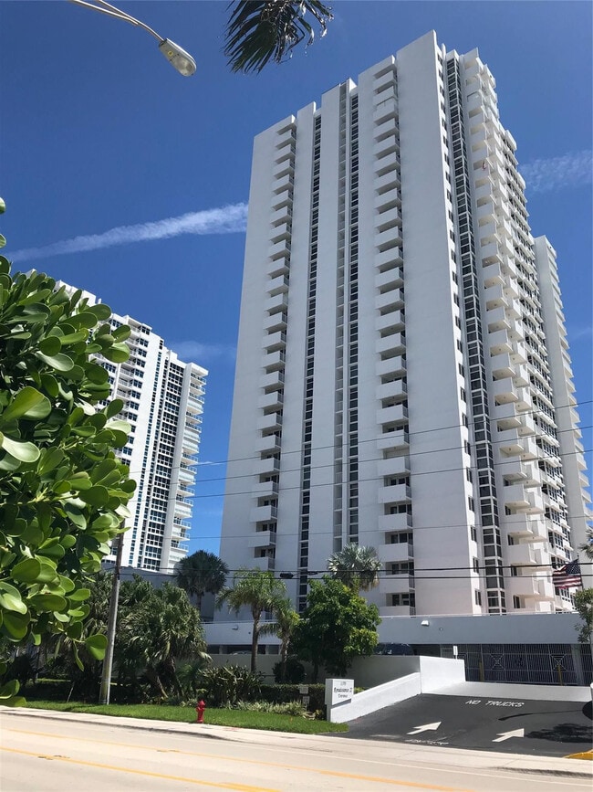 Building Photo - 1370 S Ocean Blvd