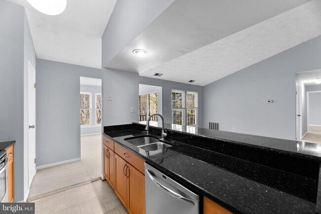 Building Photo - 668 Southern Hills Dr