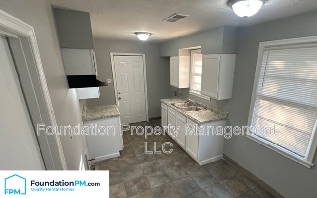Building Photo - 1776 S Goodlett St