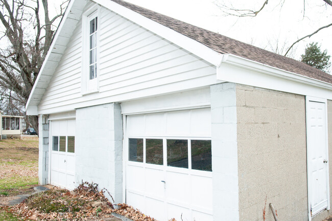 Building Photo - 553 Buttermilk Pike